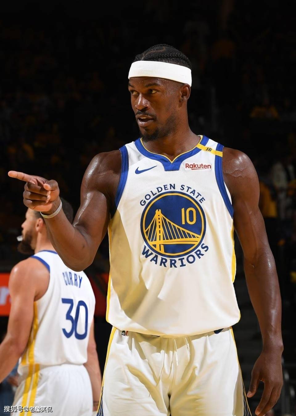 包含国际比赛日斯图加特备战NBA季后赛，完成体检细节曝光，赛场秩序良好，身体对抗强度拉满的词条