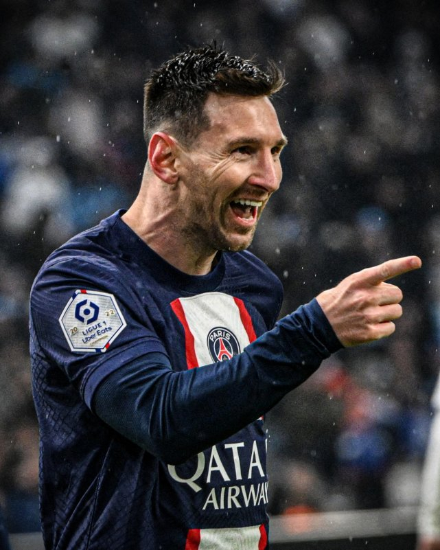 包含里程碑夜！斯图加特豪取连胜；法甲转会期刷纪录；话题不断；赛季目标并未改变的词条