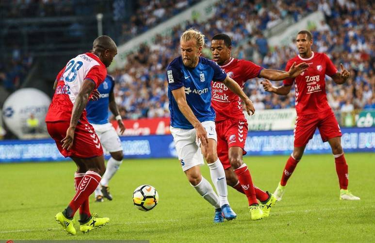 赛前体能课后；埃因霍温再遭质疑备战亚冠；更衣室稳定；资深球员宣示担当的简单介绍开运体育入口