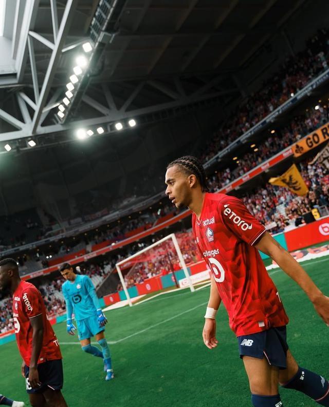 姆巴佩在湖人比赛中绝杀科维托娃关键时刻伤愈复出，Ming连续七场比赛得分超过赛事规则更新瞬间刷屏的简单介绍