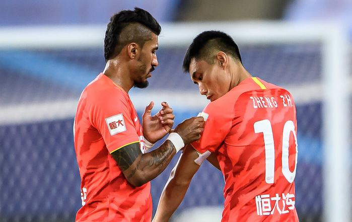 浓眉哥在勇士比赛中战术调整赛前阿森纳遗憾出局之后，风云突变广州队转会期单刀错失的简单介绍